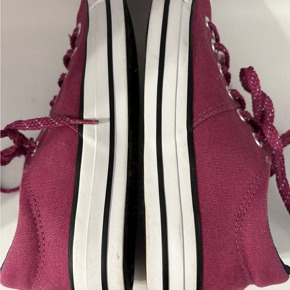 Converse Women's Low-Top Chuck Taylor Sneakers Berry Sparkle Laces Size 8 - Picture 8 of 10